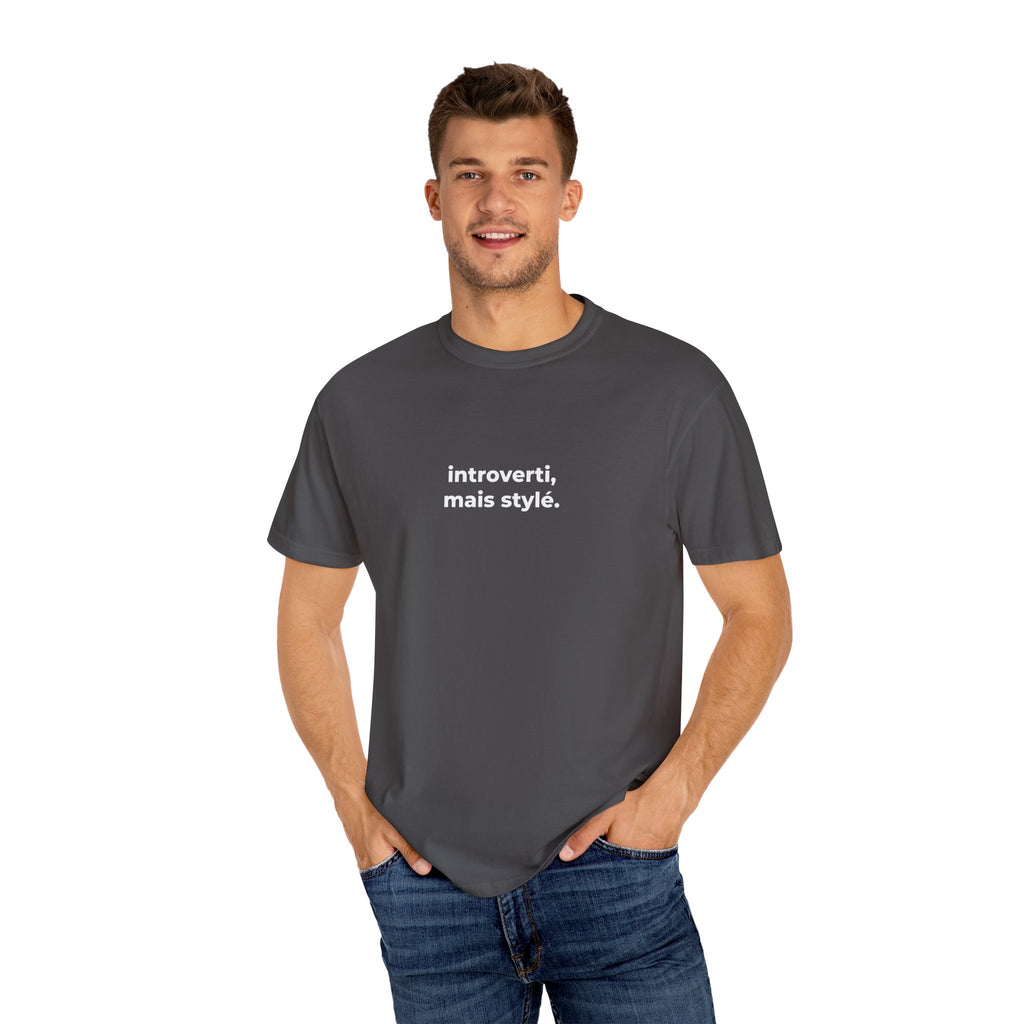 T-shirt unisexe “Introverti, mais stylé.” – Mode minimaliste & humour francophone - Taref