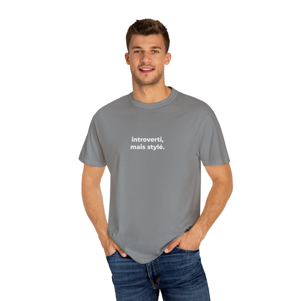 T-shirt unisexe “Introverti, mais stylé.” – Mode minimaliste & humour francophone - Taref