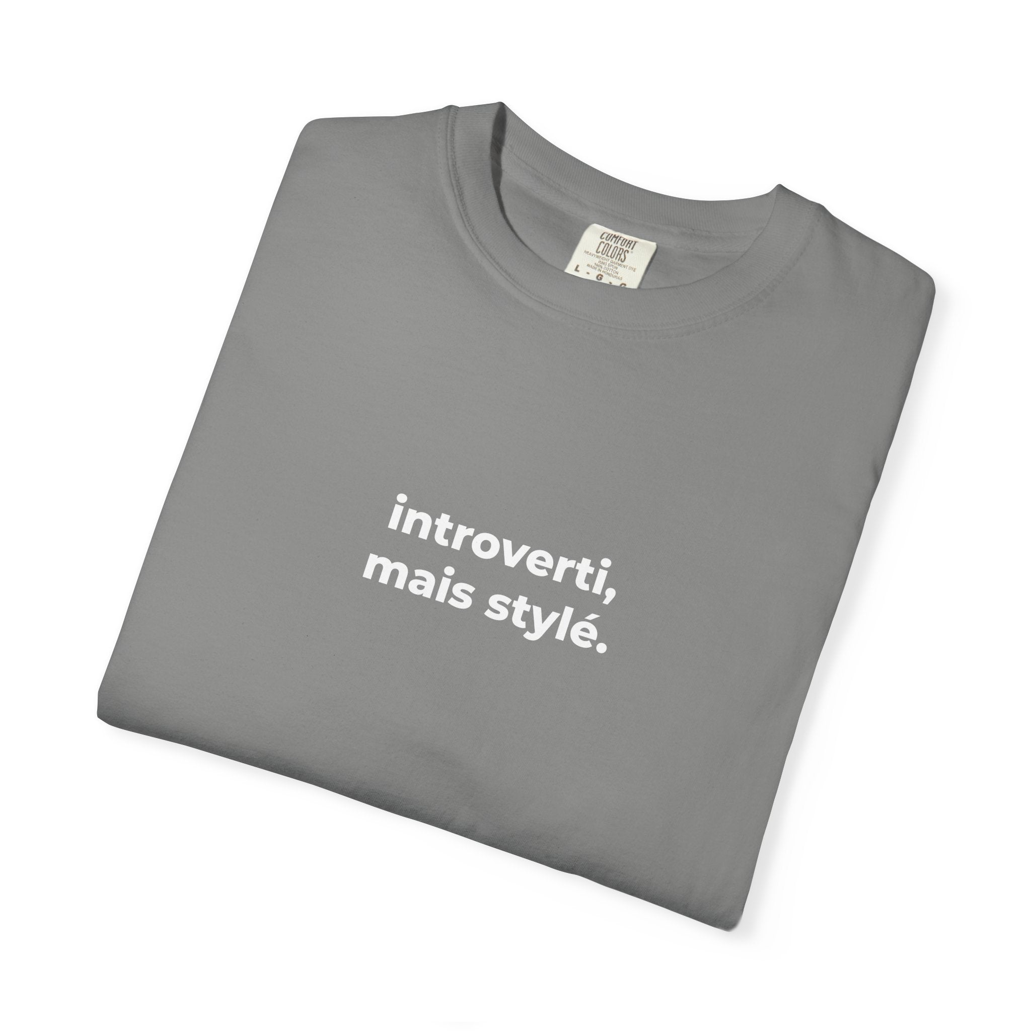 T-shirt unisexe “Introverti, mais stylé.” – Mode minimaliste & humour francophone - Taref