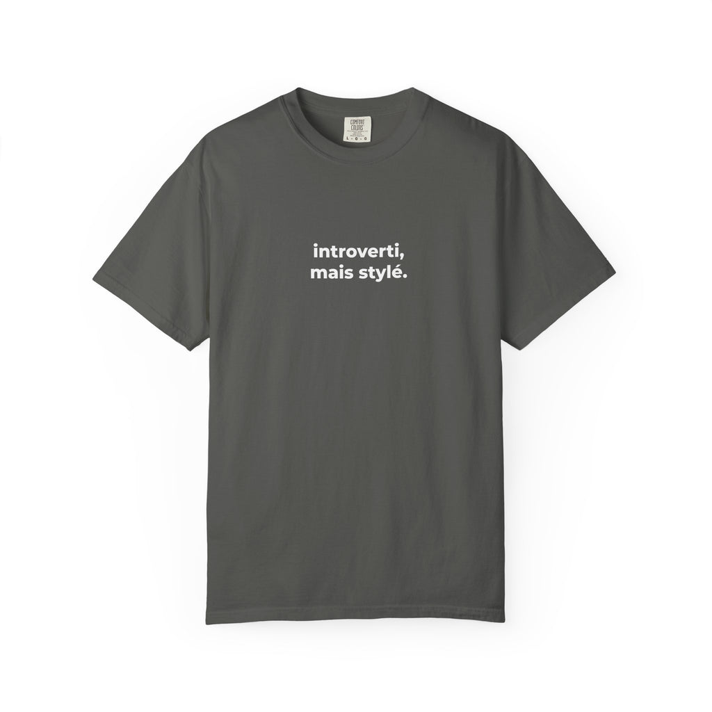 T-shirt unisexe “Introverti, mais stylé.” – Mode minimaliste & humour francophone - Taref